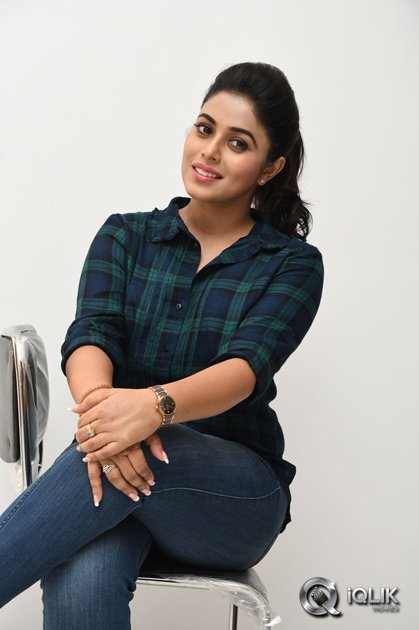 Poorna-Interview-About-Jayammu-Nischayammu-Raa-Movie